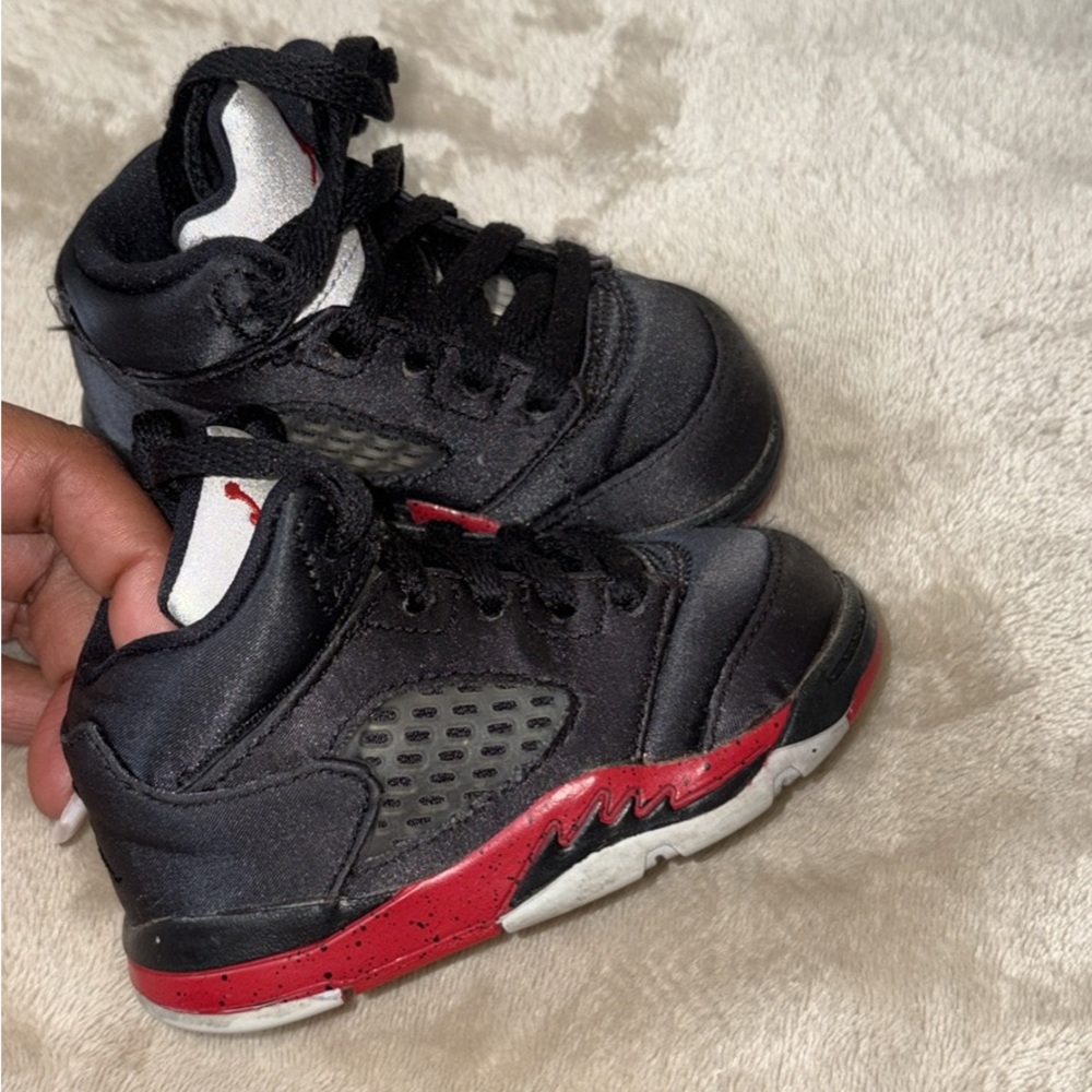 Jordan retro 5 Baby Sneakers in Black and Red